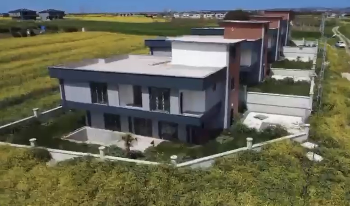 NEVHOUSE